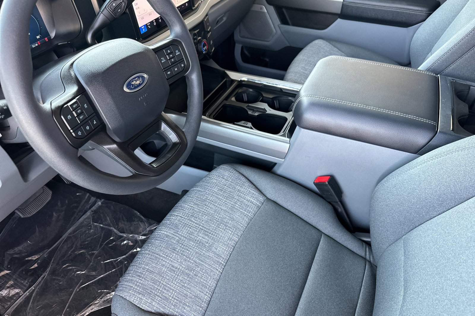 New 2025 Ford F250 XLT w/ Black Appearance Package image 10