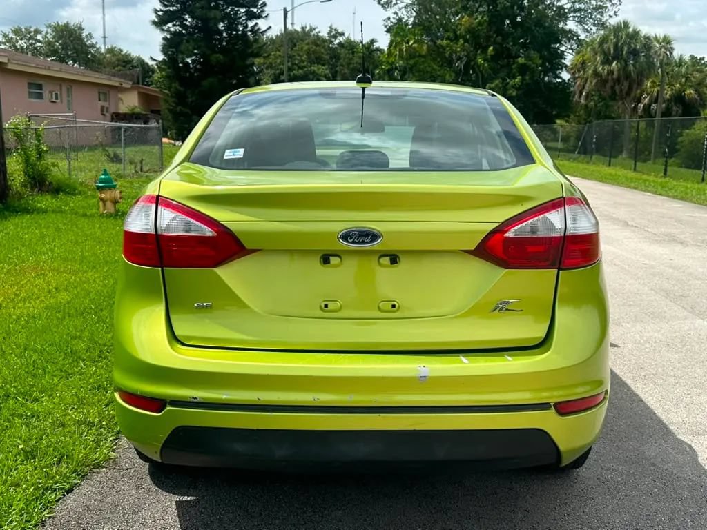 Used 2012 Ford Fiesta SE FWD image 5