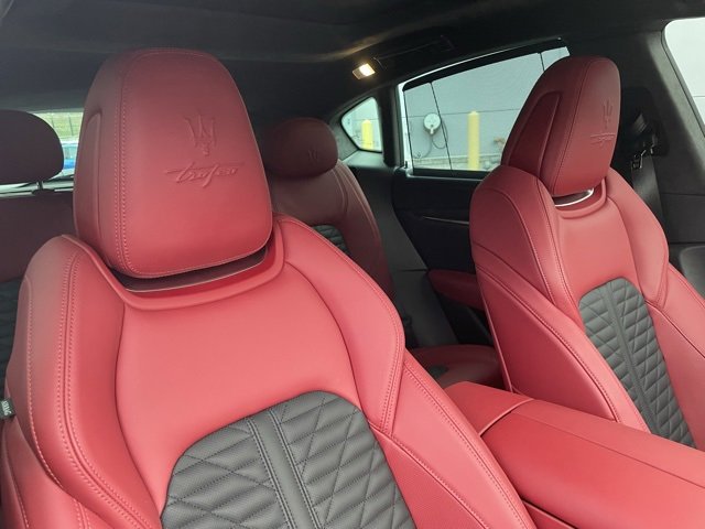Used 2022 Maserati Levante Trofeo image 41