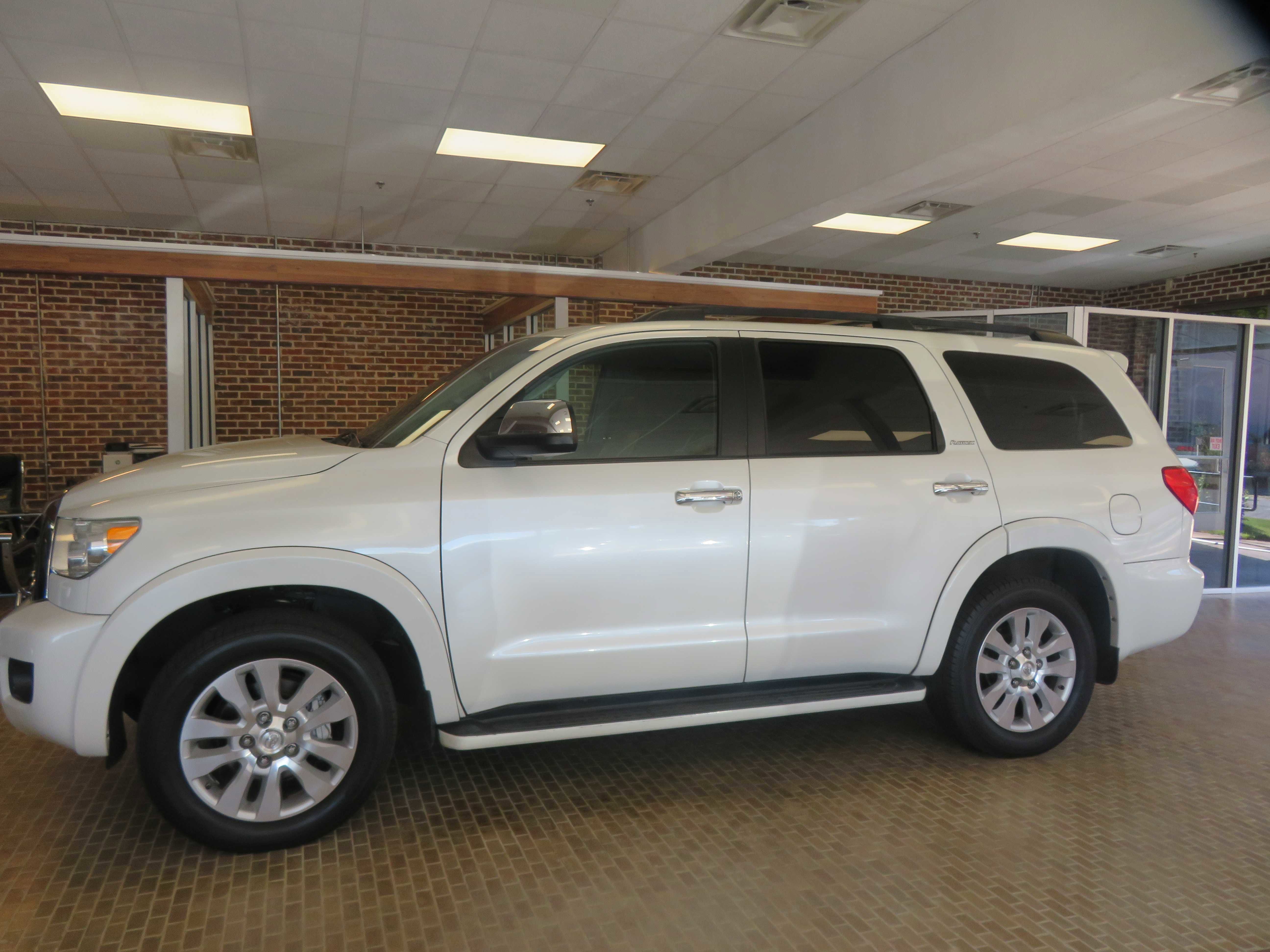 Used 2016 Toyota Sequoia Platinum AWD/4WD image 93