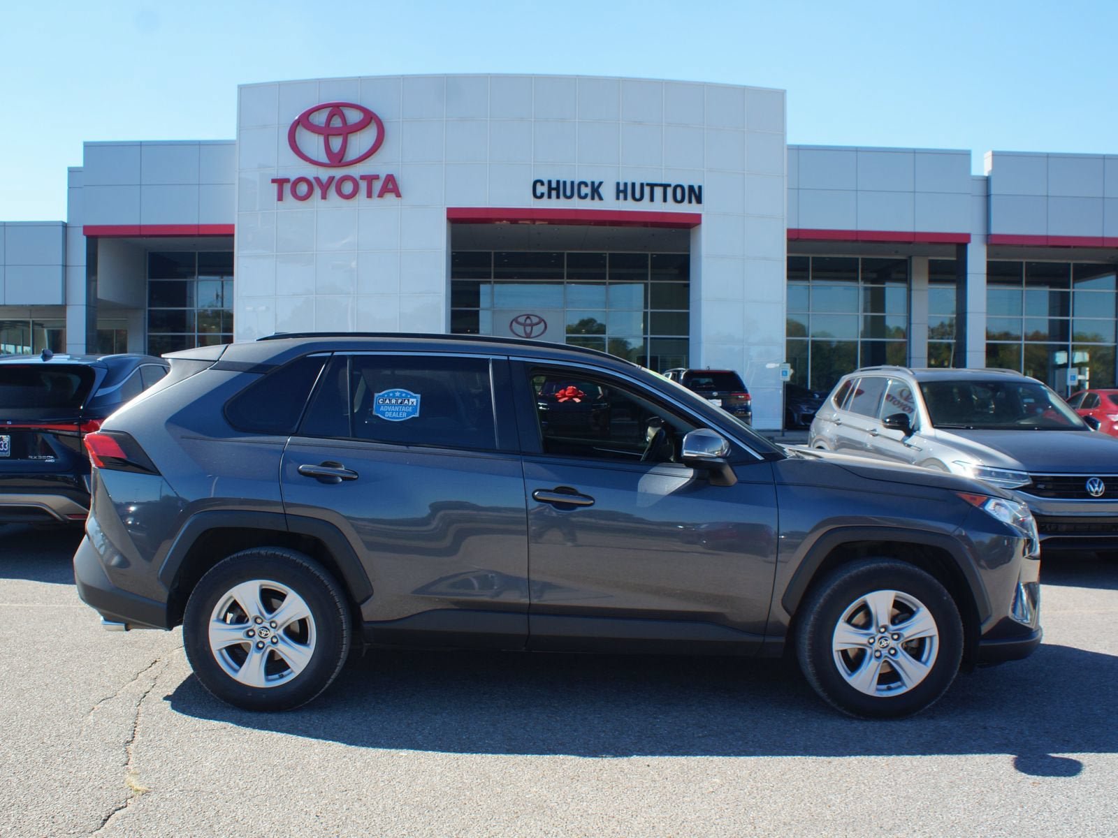 Used 2019 Toyota RAV4 XLE w/ Convenience Package FWD image 1