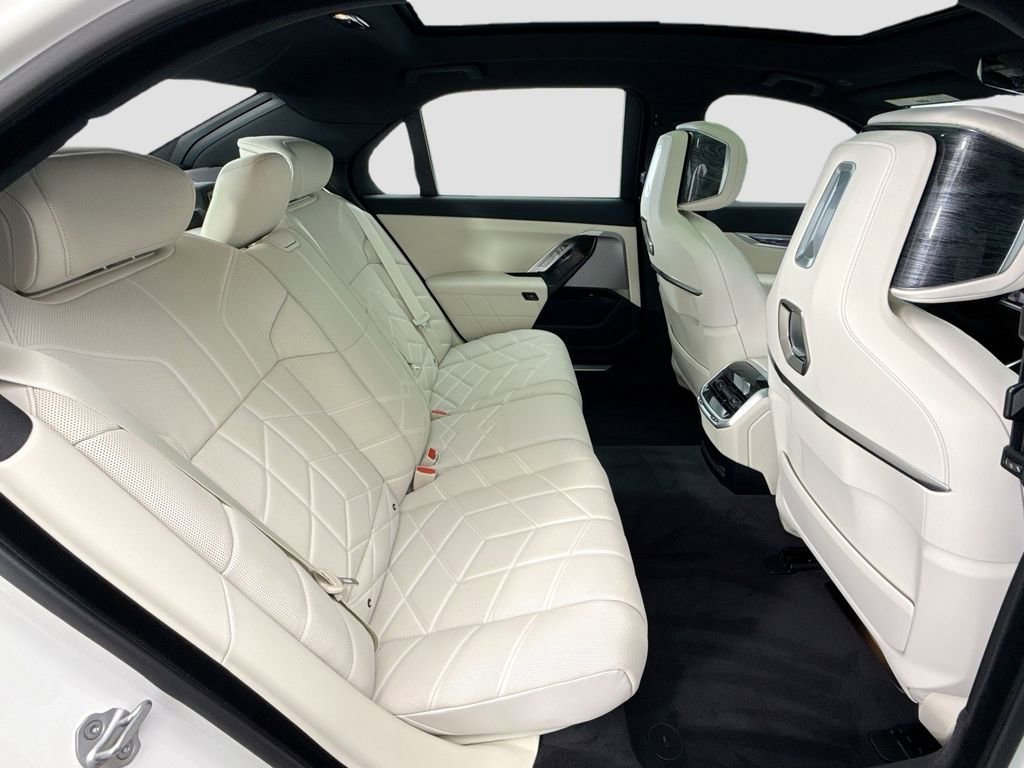 New 2026 BMW i7 xDrive60 RWD image 21
