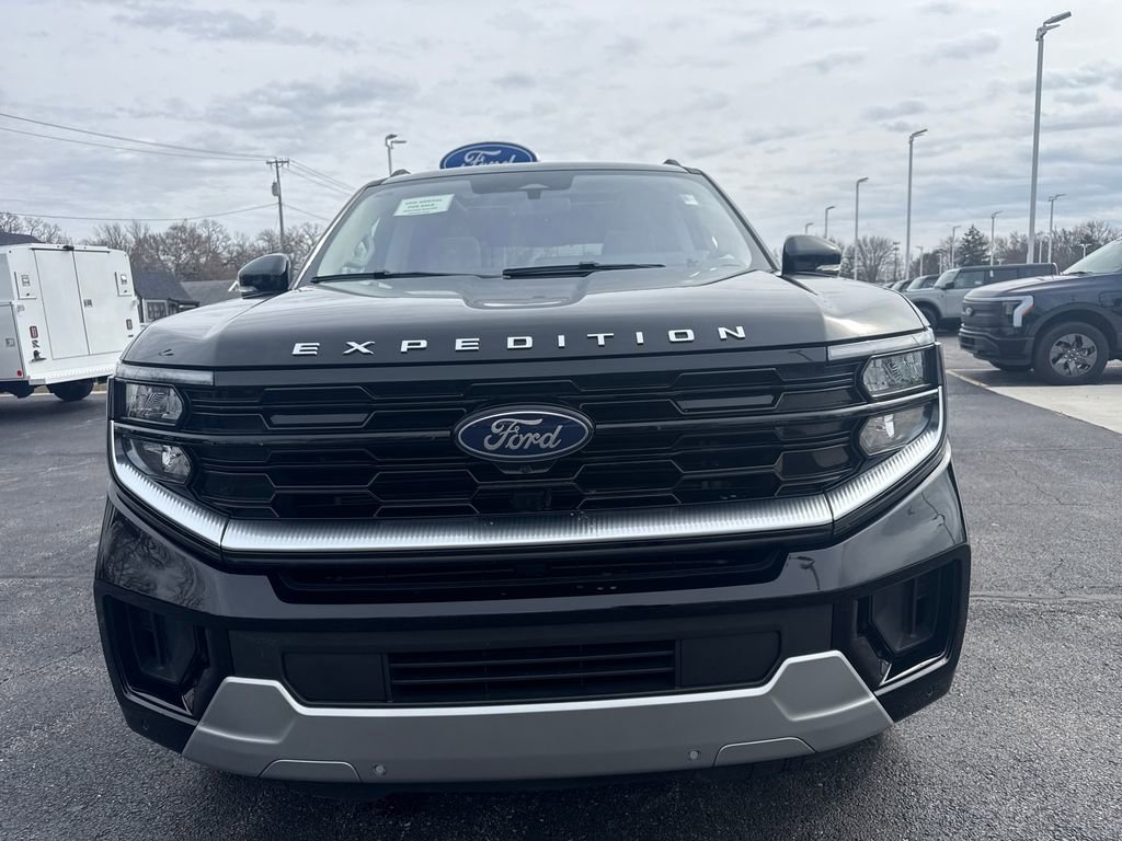 Used 2025 Ford Expedition Platinum w/ Platinum Ultimate Package image 3