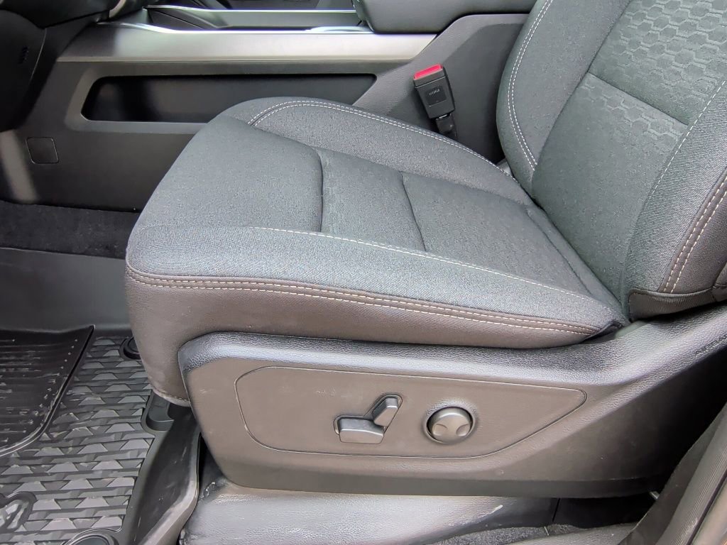 New 2026 RAM 1500 4x4 Crew Cab image 13