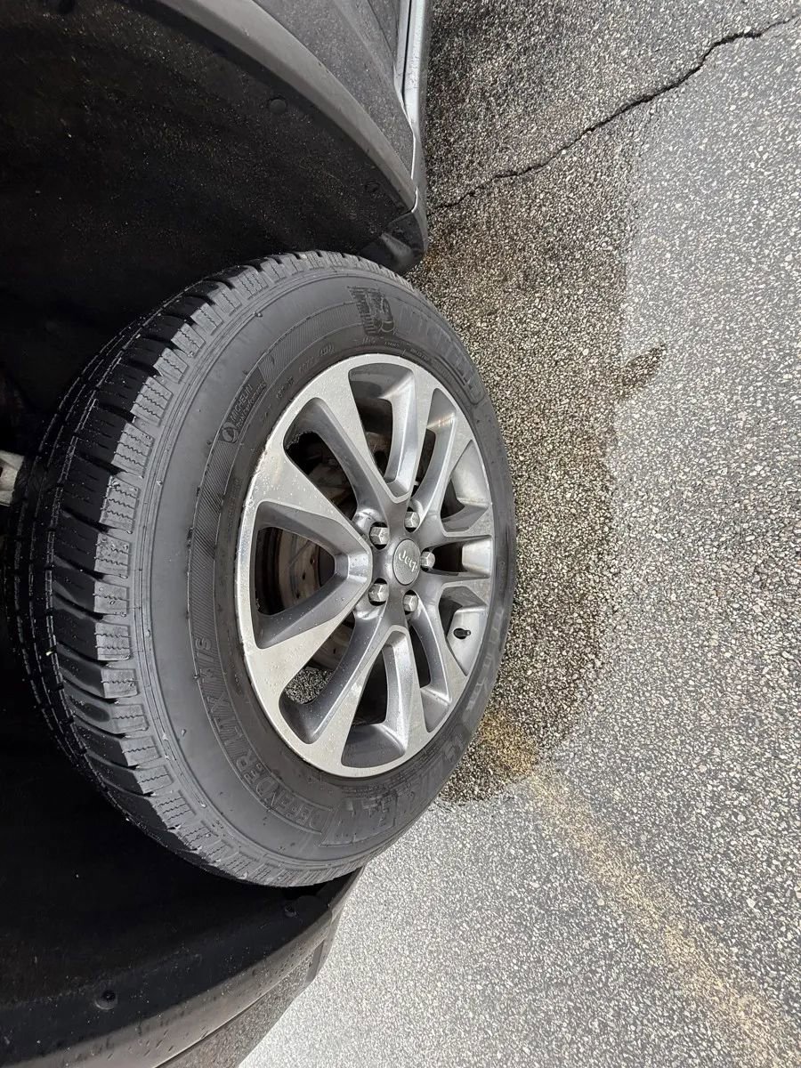 Used 2017 Jeep Grand Cherokee Overland image 9