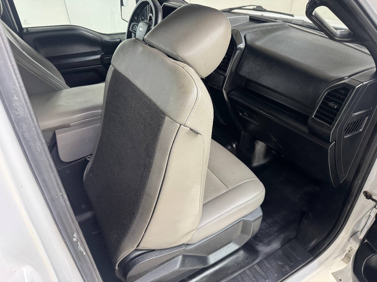 Used 2016 Ford F150 XL w/ Equipment Group 101A Mid RWD image 35