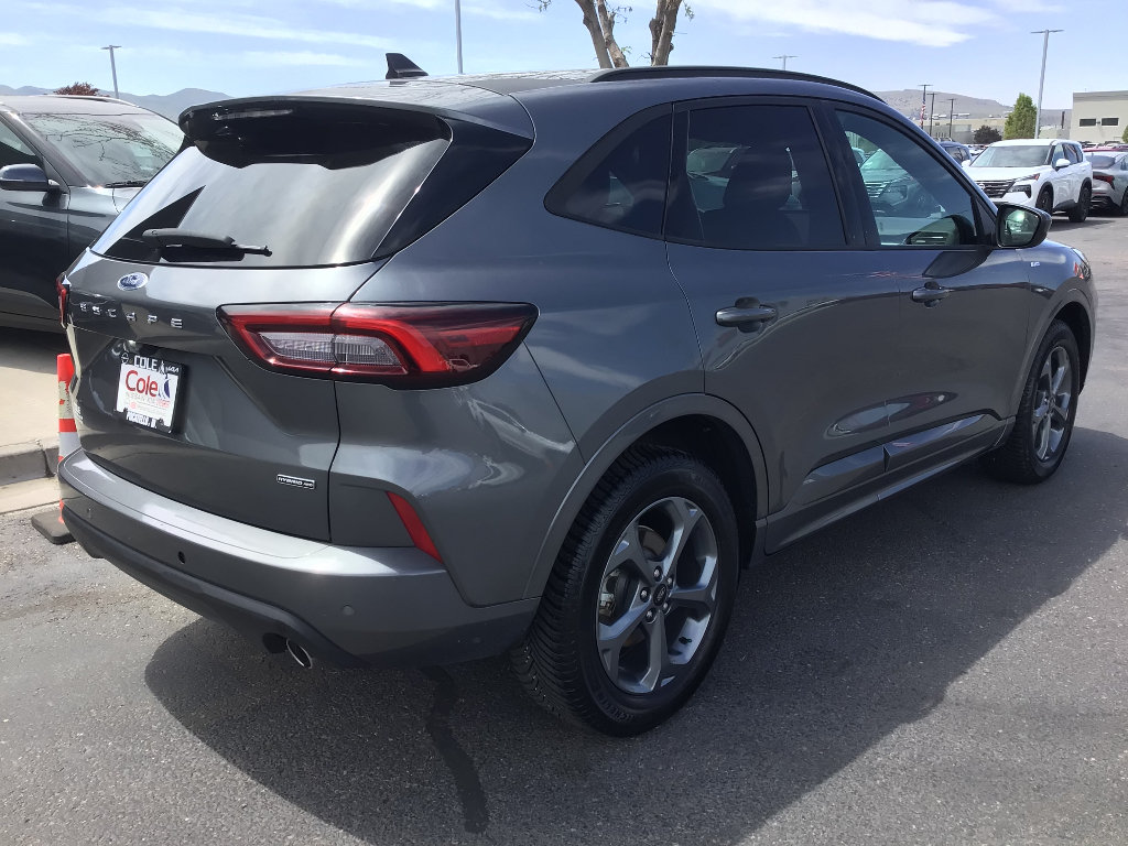 Used 2023 Ford Escape ST-Line Select w/ Tech Pack #1 AWD/4WD image 4