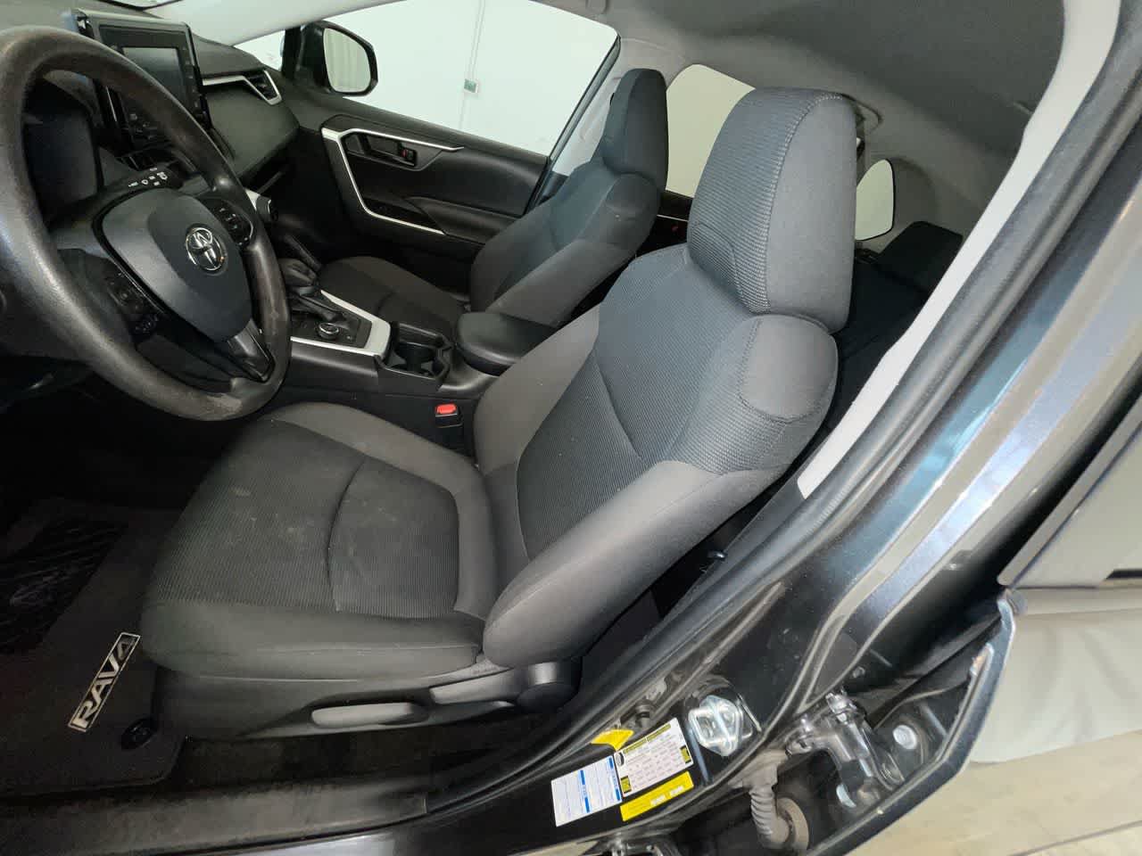 Certified 2021 Toyota RAV4 LE w/ Carpet Mat Package (TMS) AWD/4WD image 11