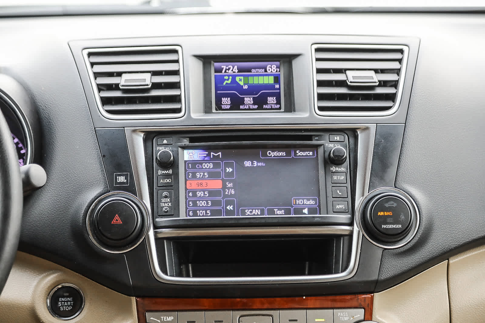 Used 2013 Toyota Highlander Limited AWD/4WD image 12