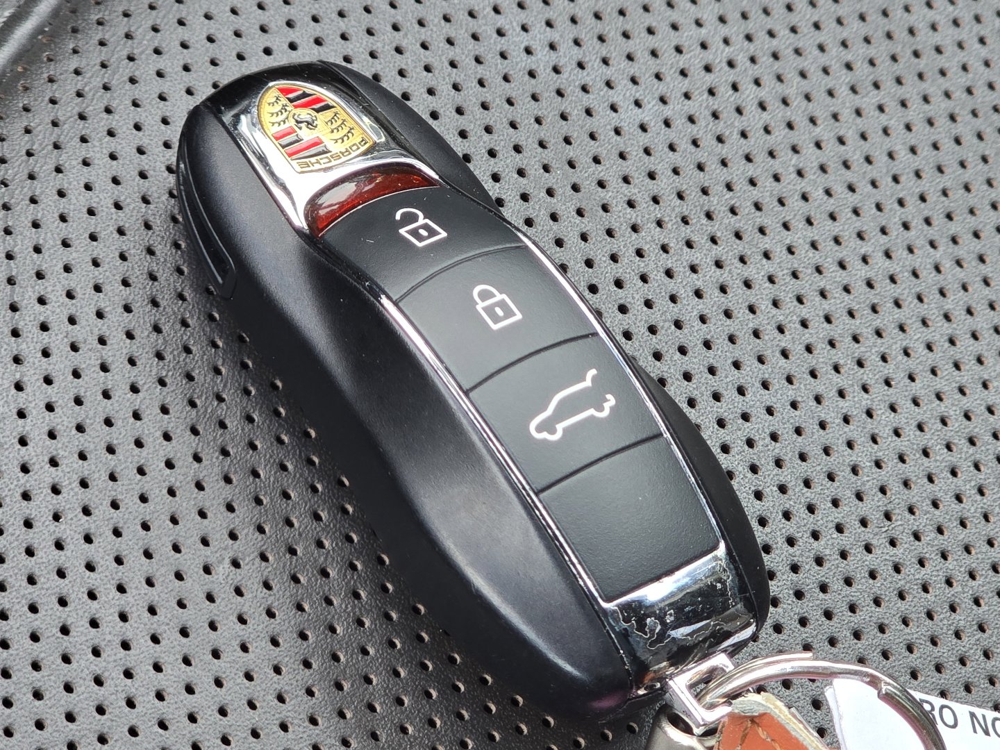 Used 2023 Porsche Macan Turbo image 44