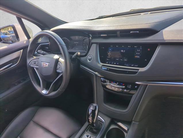 Used 2023 Cadillac XT6 Luxury image 25