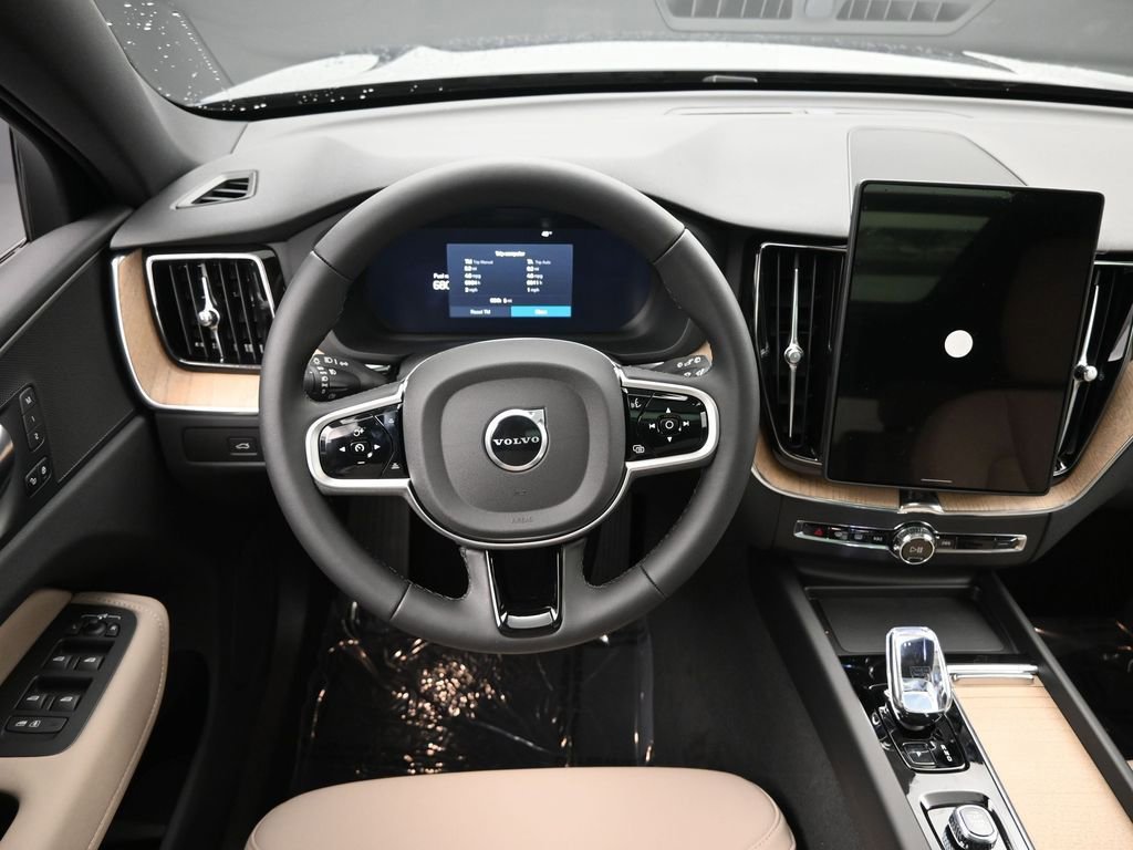 New 2026 Volvo XC60 B5 Plus w/ Protection Package Premier image 18