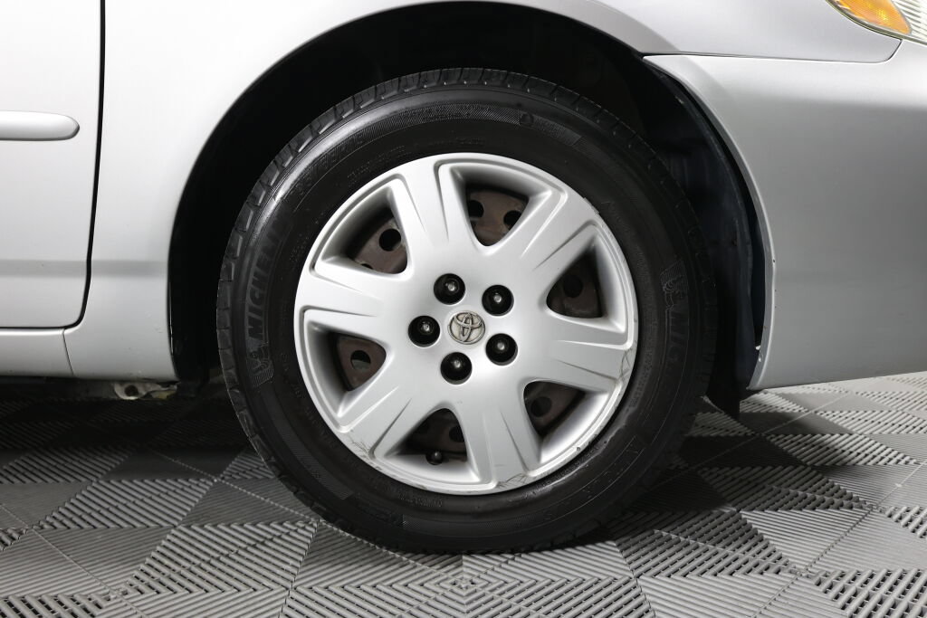 Used 2005 Toyota Corolla LE FWD image 6