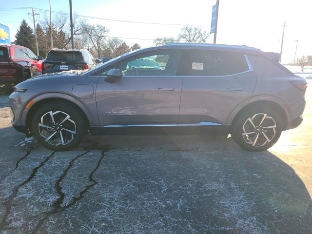 Certified 2025 Chevrolet Equinox EV LT w/ Convenience Package image 2