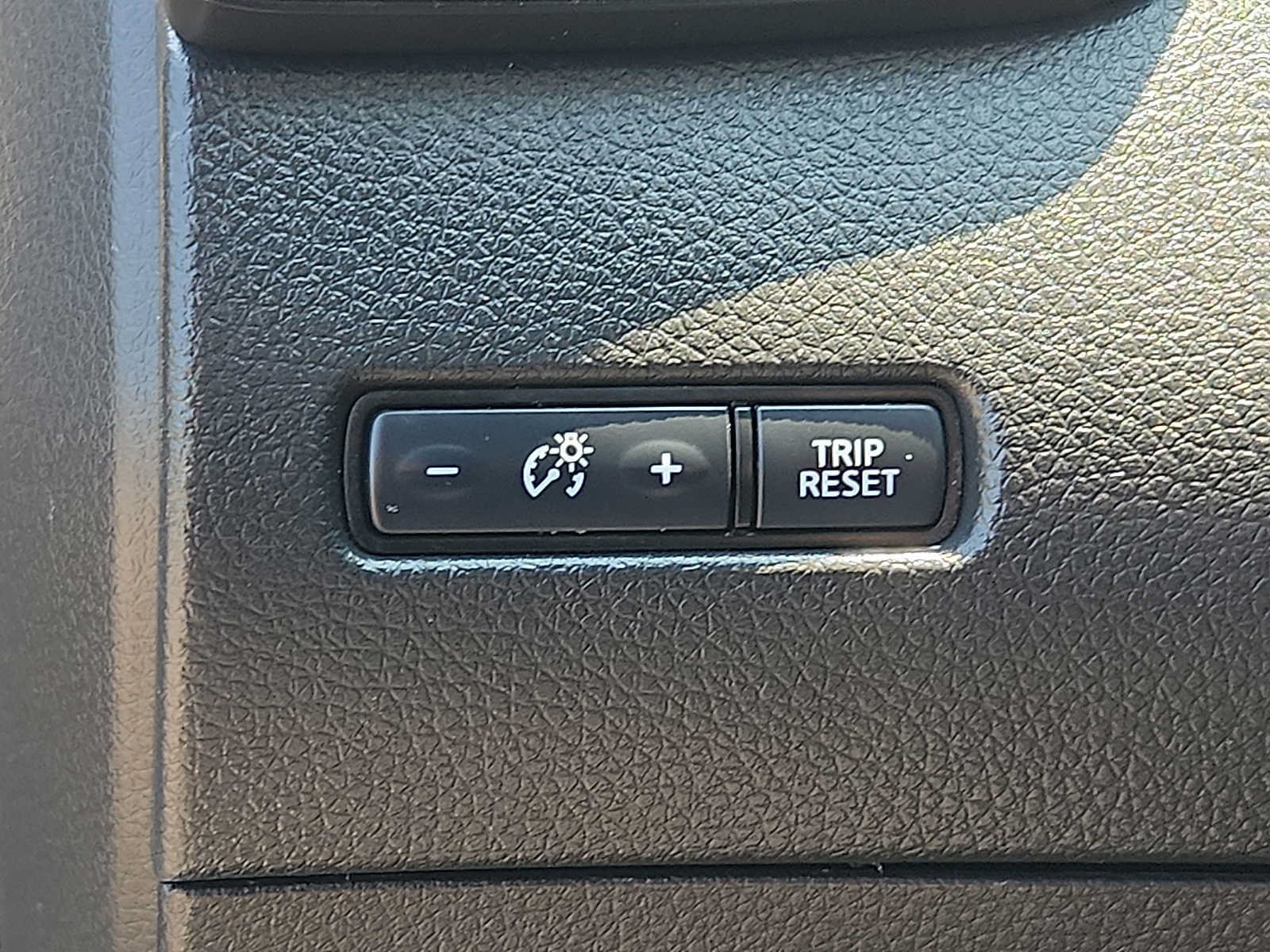 Used 2020 Nissan Rogue Sport S AWD/4WD image 23
