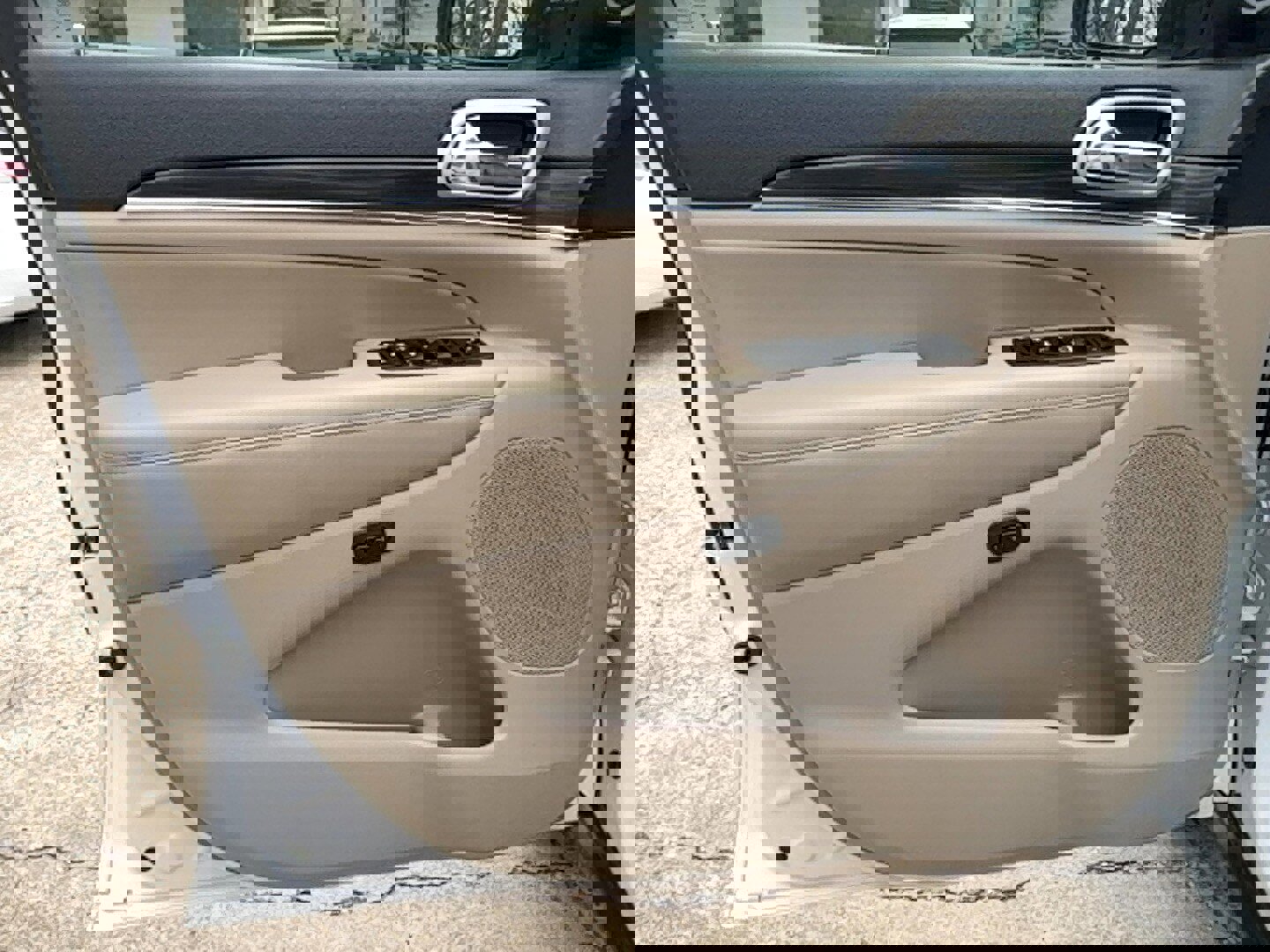 Used 2020 Jeep Grand Cherokee Limited w/ Luxury Group II image 20