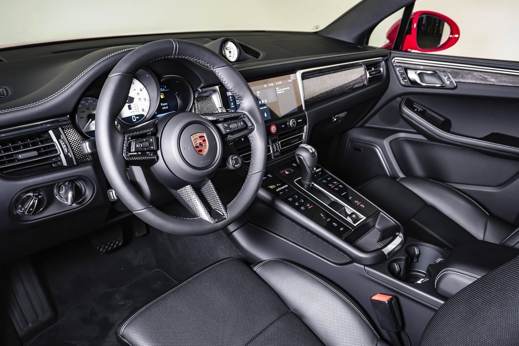 New 2026 Porsche Macan GTS image 4
