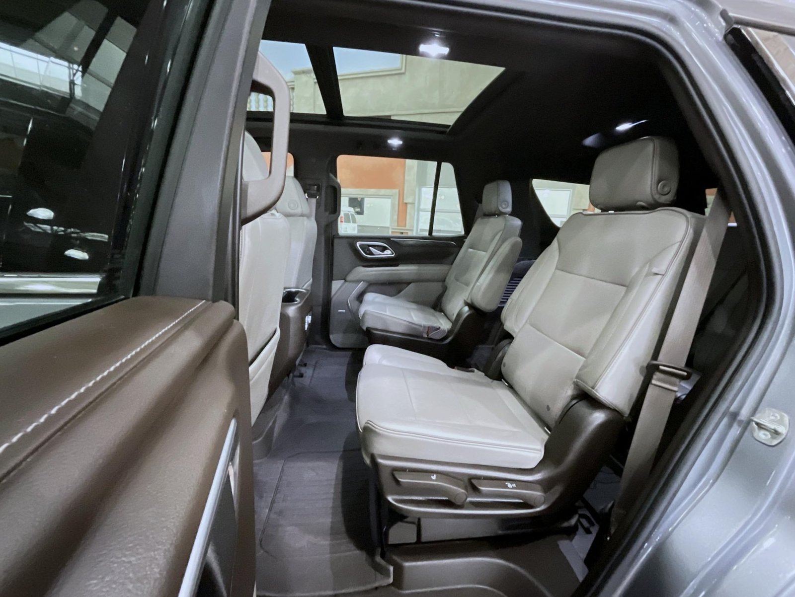 Certified 2021 GMC Yukon SLT w/ SLT Luxury Plus Package AWD/4WD image 19