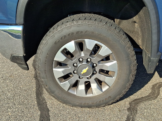Used 2024 Chevrolet Silverado 2500 LT AWD/4WD image 5