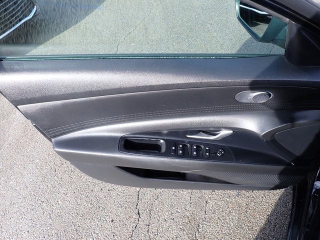 Used 2023 Hyundai Elantra SEL image 19