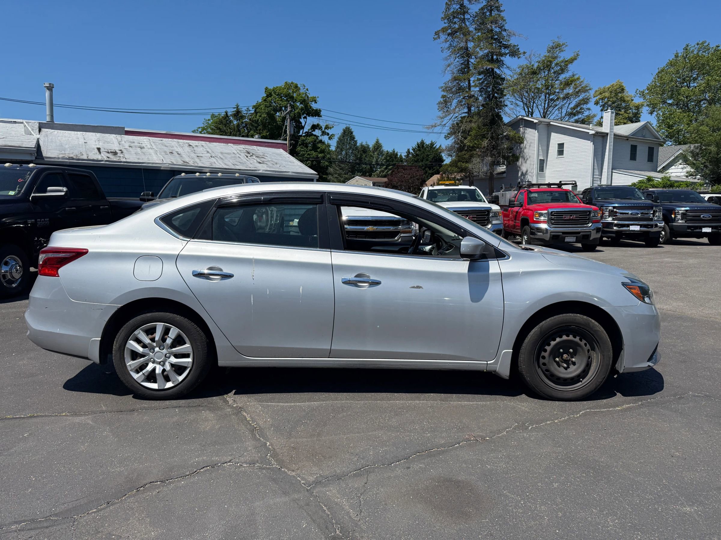 Used 2016 Nissan Sentra S FWD image 4