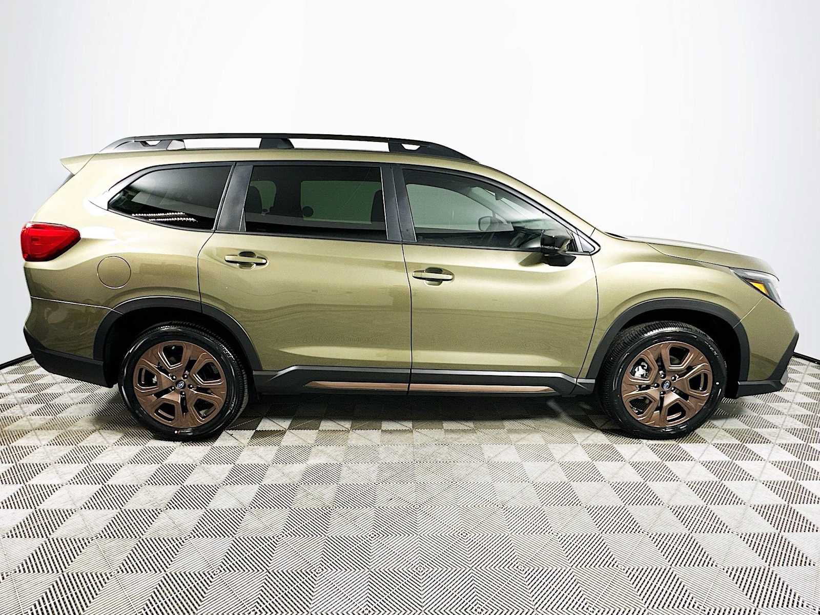 New 2026 Subaru Ascent Limited Bronze w/ Popular Package #2 AWD/4WD image 8