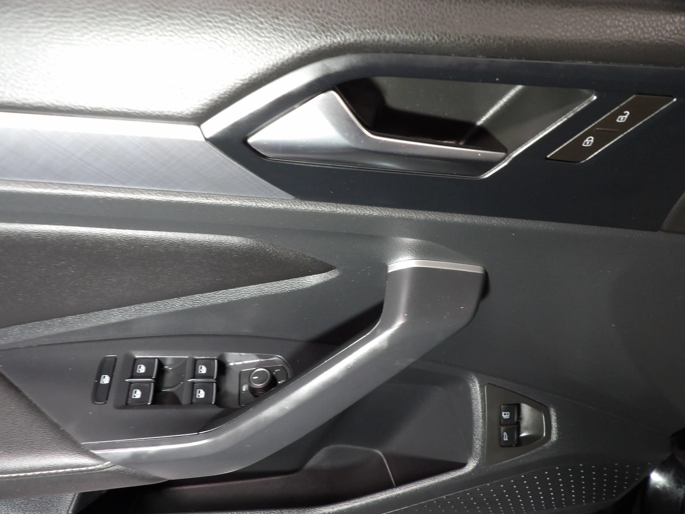 Used 2024 Volkswagen Jetta SE FWD image 7