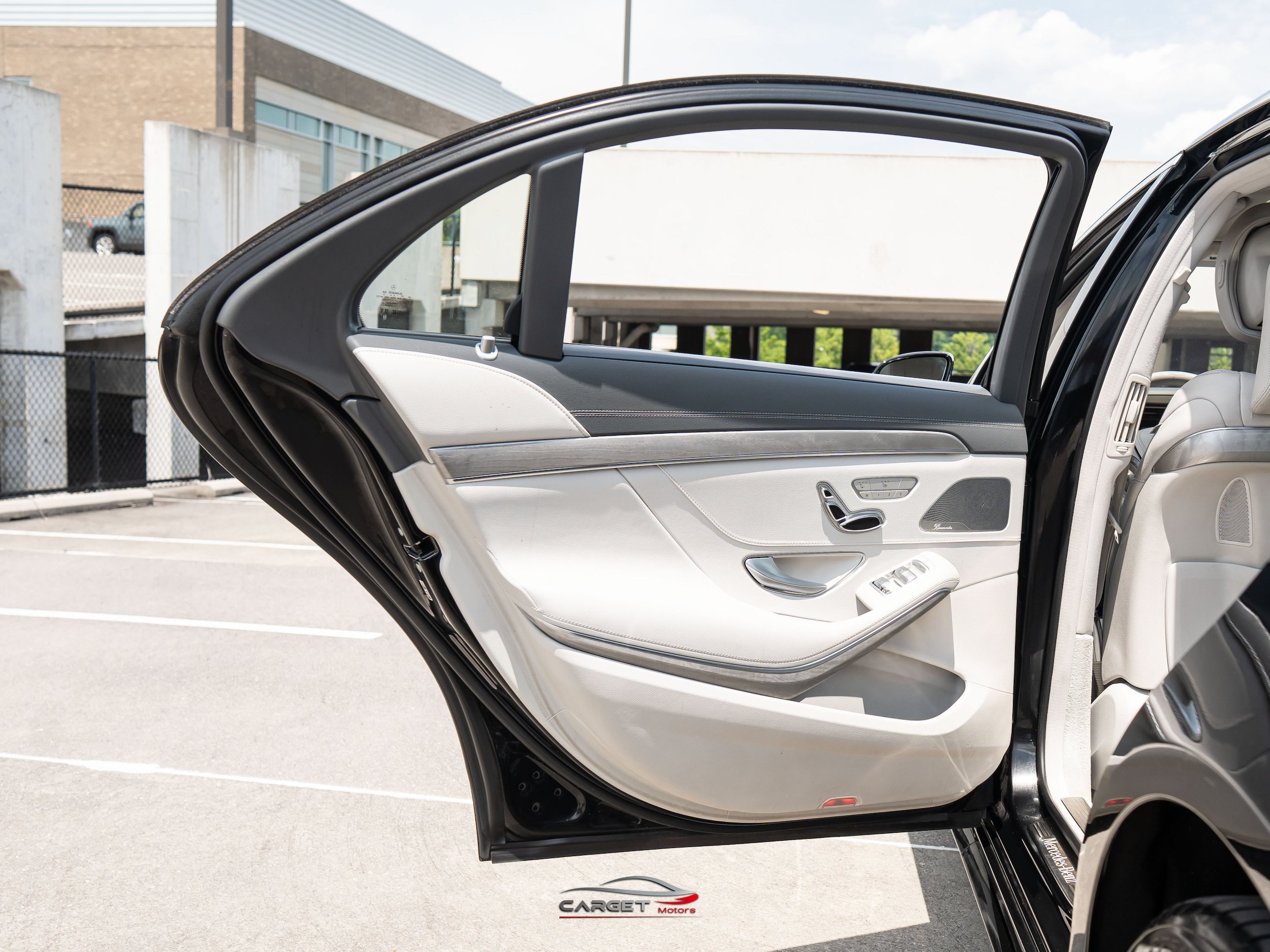 Used 2016 Mercedes-Benz S 550 4MATIC Sedan image 40
