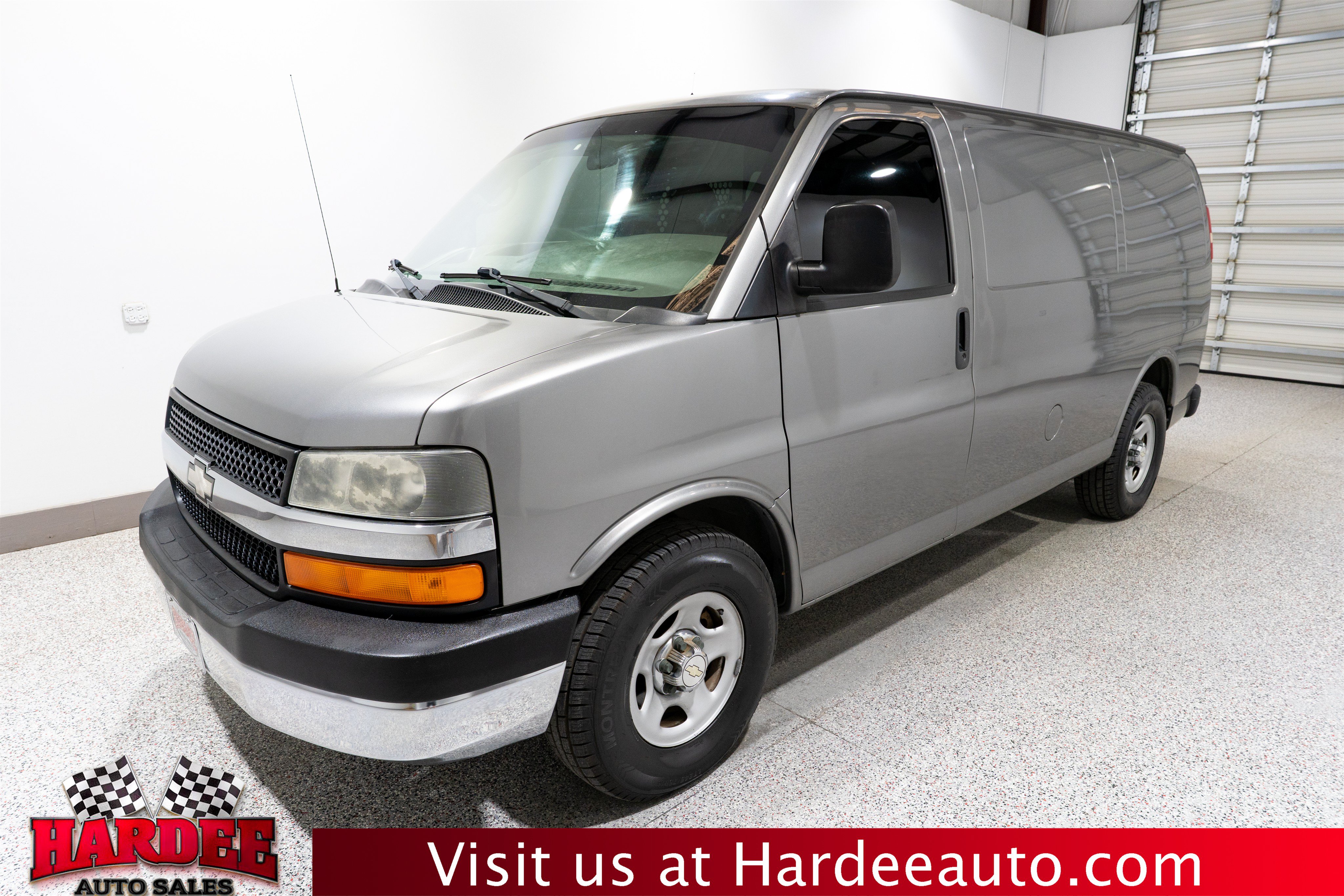 Used 2008 Chevrolet Express 1500 w/ Power Package RWD image 2