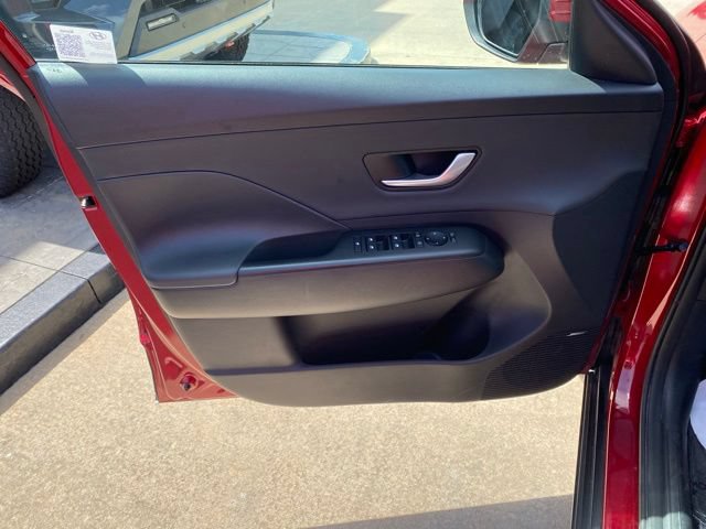 Used 2024 Hyundai Kona Limited AWD/4WD image 16