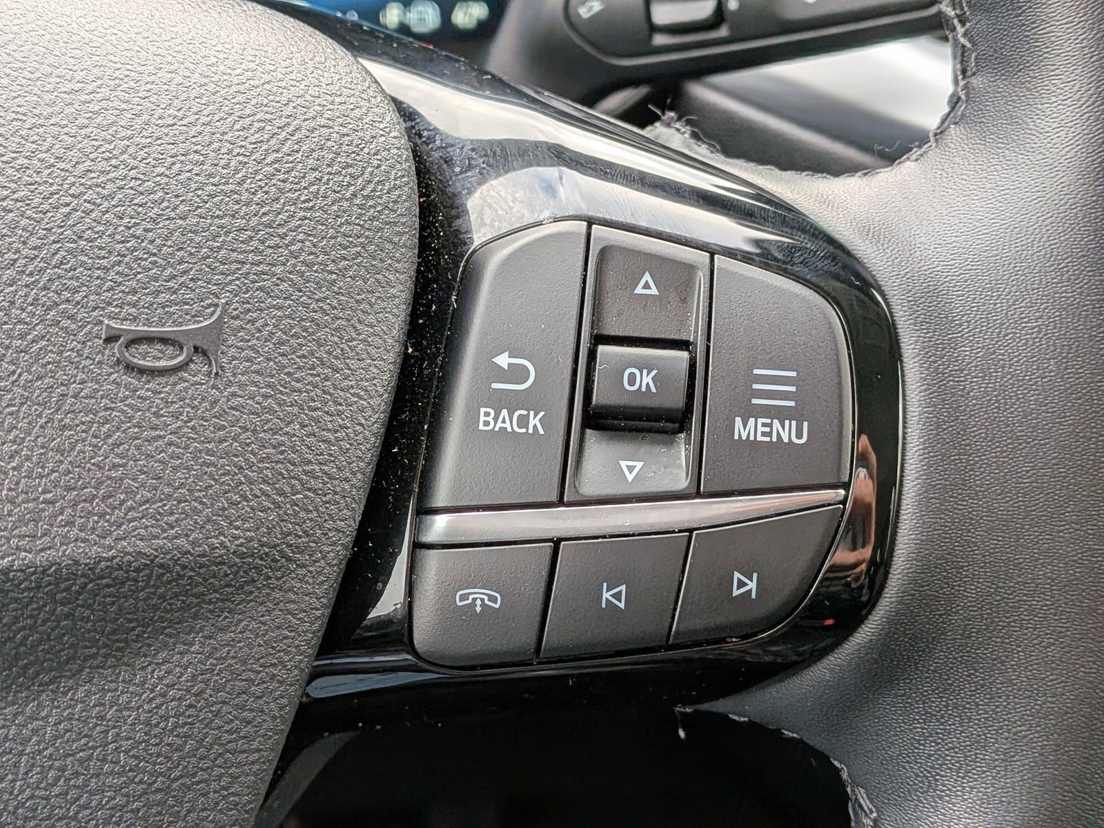 Certified 2025 Ford Escape Platinum image 30