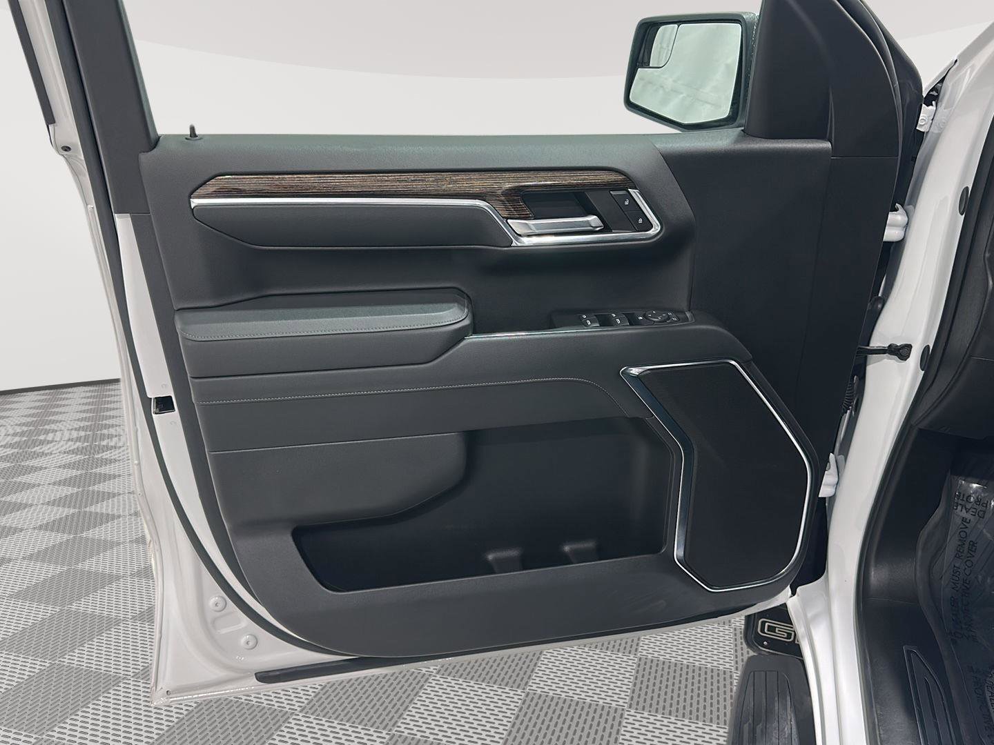 Used 2024 GMC Sierra 1500 SLE image 17