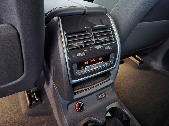 Used 2026 BMW X7 M60i image 13