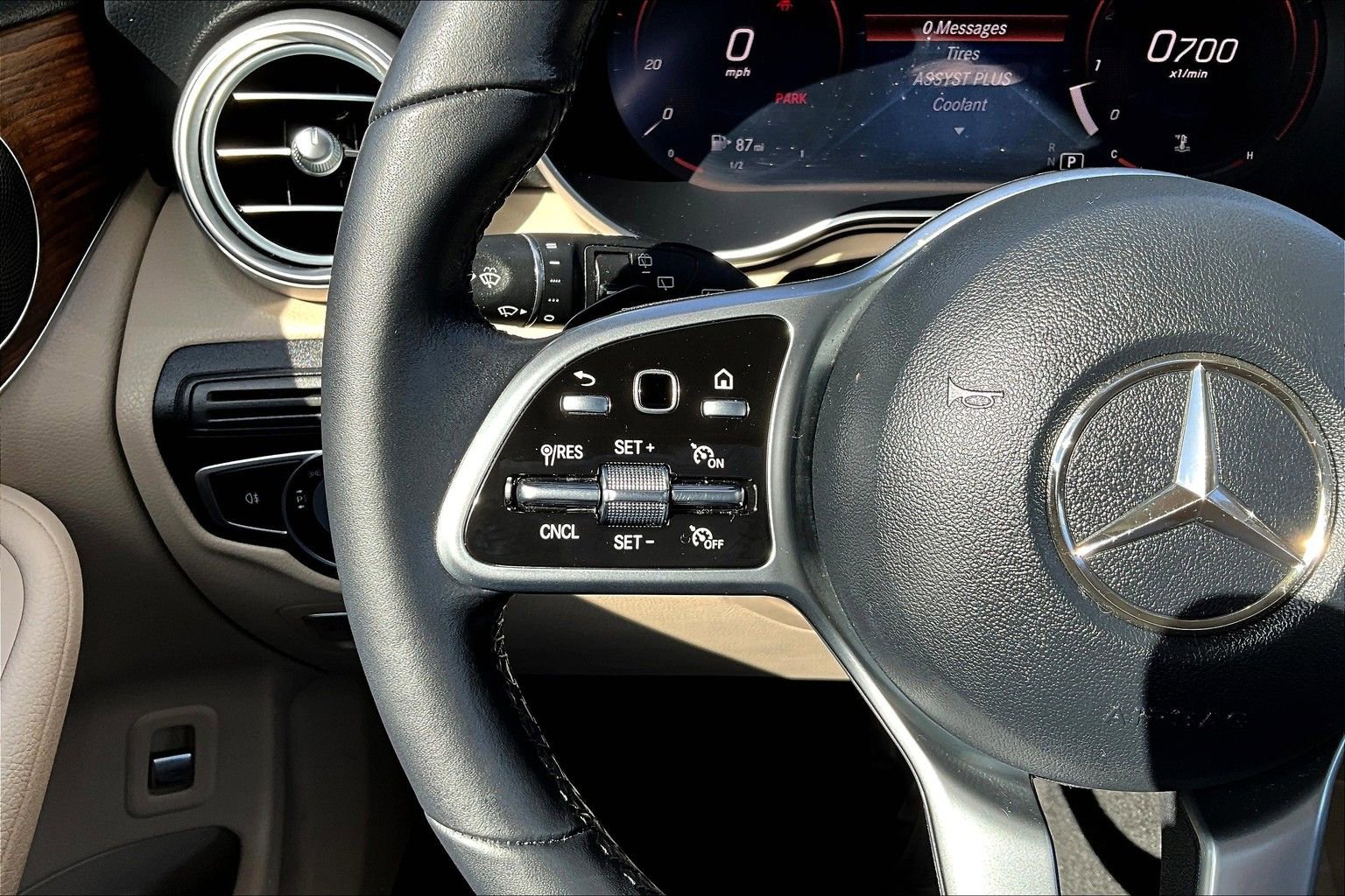 Used 2022 Mercedes-Benz GLC 300 4MATIC image 11