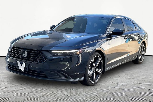 Used 2025 Honda Accord Sport image 3