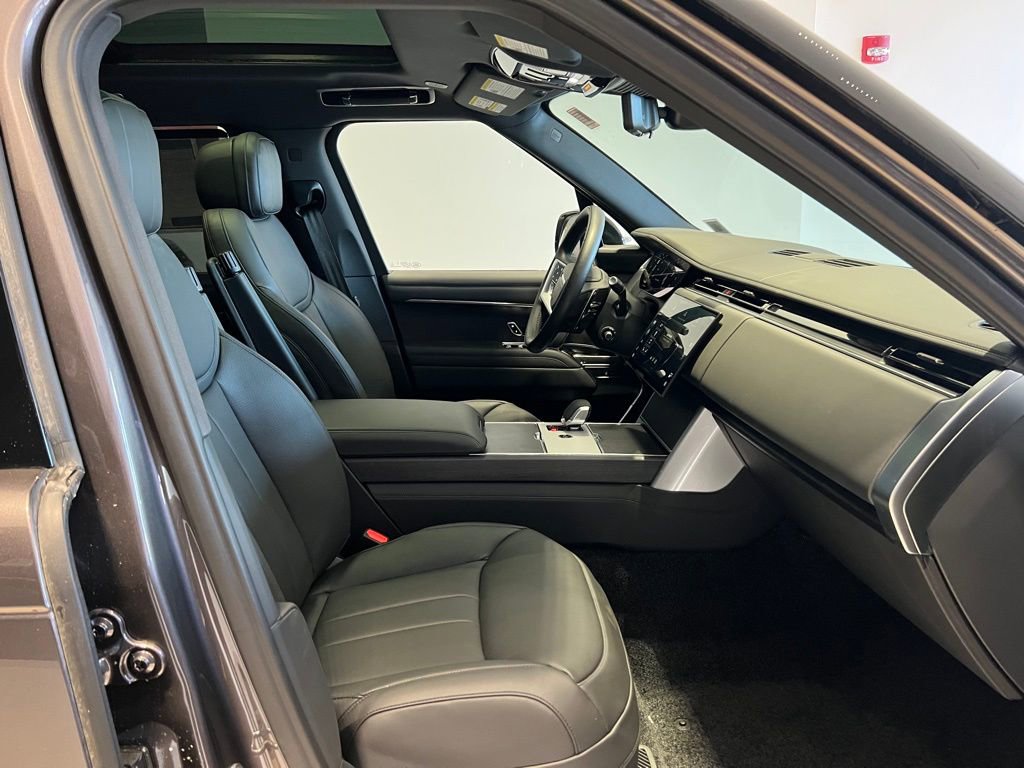 New 2025 Land Rover Range Rover Long Wheelbase SE image 21