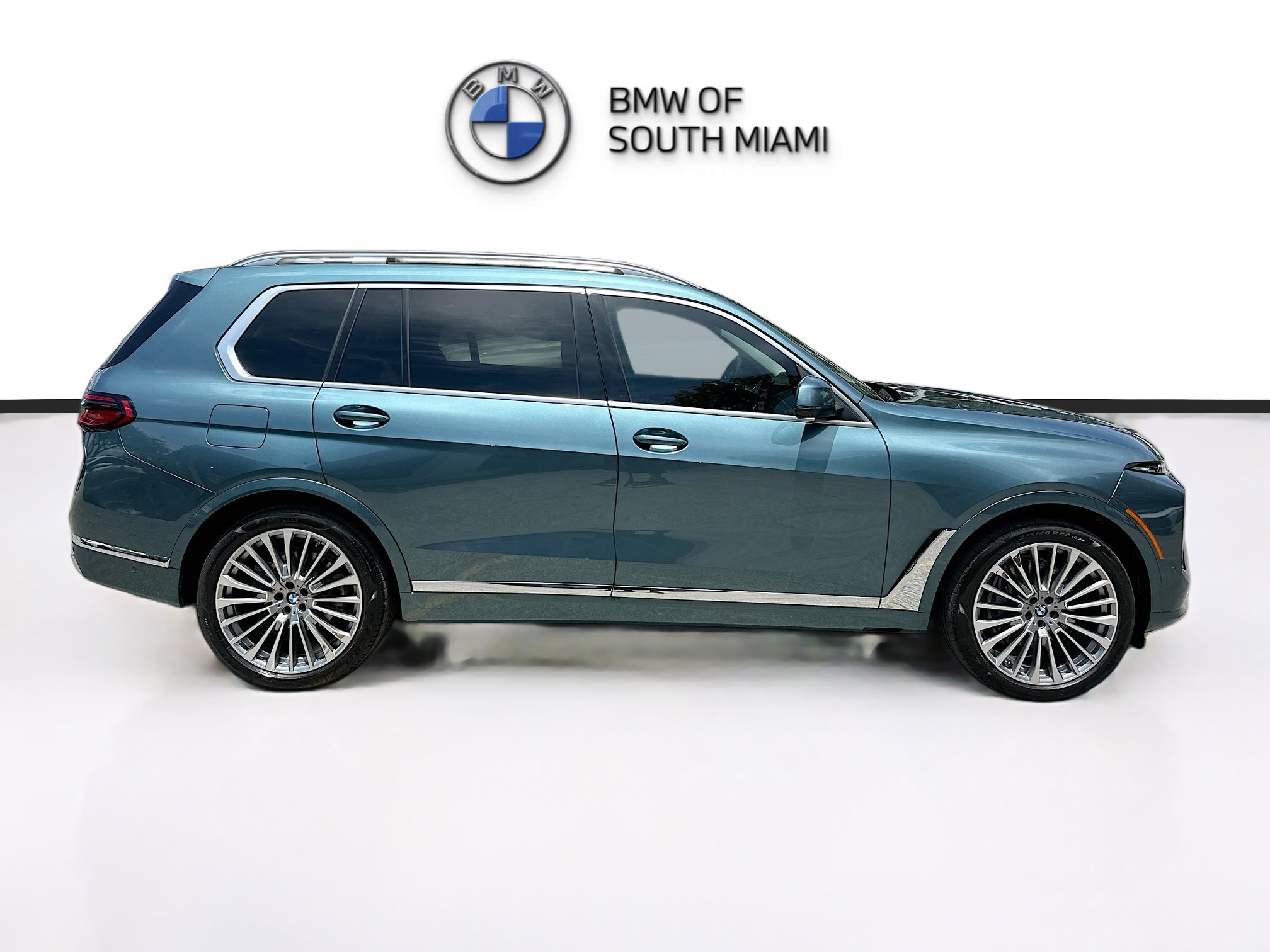 Certified 2025 BMW X7 xDrive40i w/ Premium Package AWD/4WD image 8