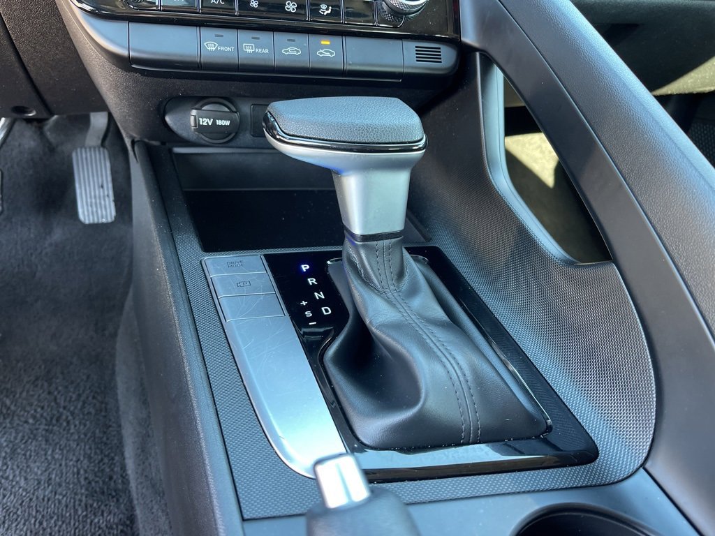 Used 2024 Hyundai Elantra SEL image 14