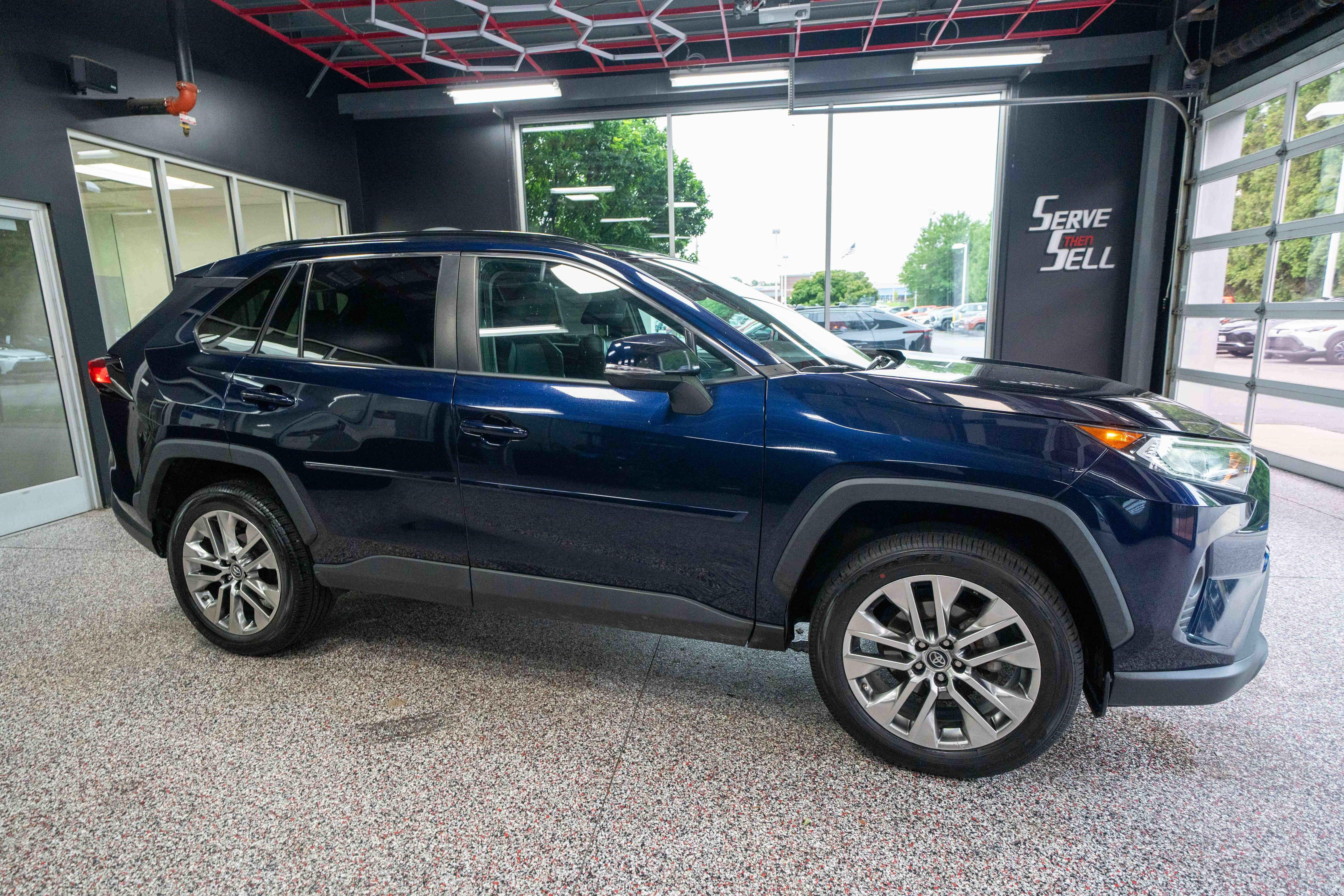 Used 2019 Toyota RAV4 XLE Premium w/ All Weather Liner Package AWD/4WD image 5