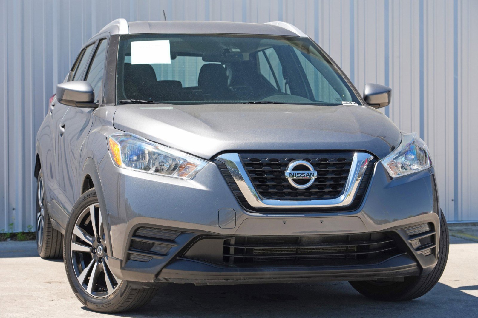 Used 2019 Nissan Kicks SV image 2