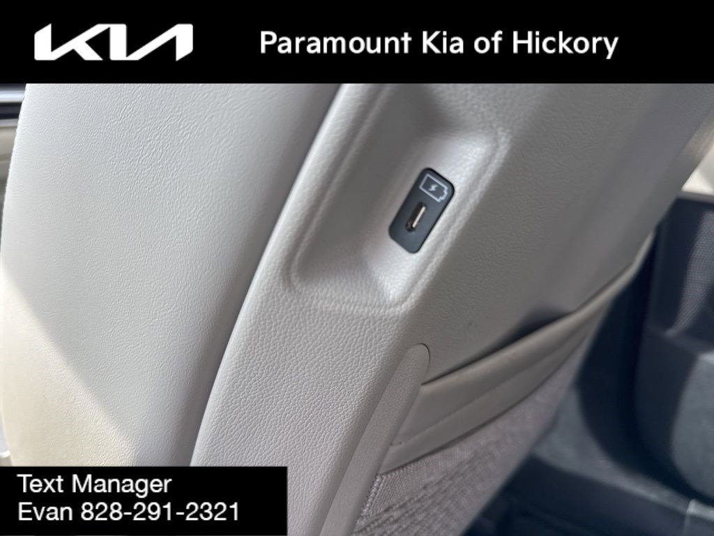Used 2024 Kia Sorento EX w/ Panoramic Sunroof Package image 19