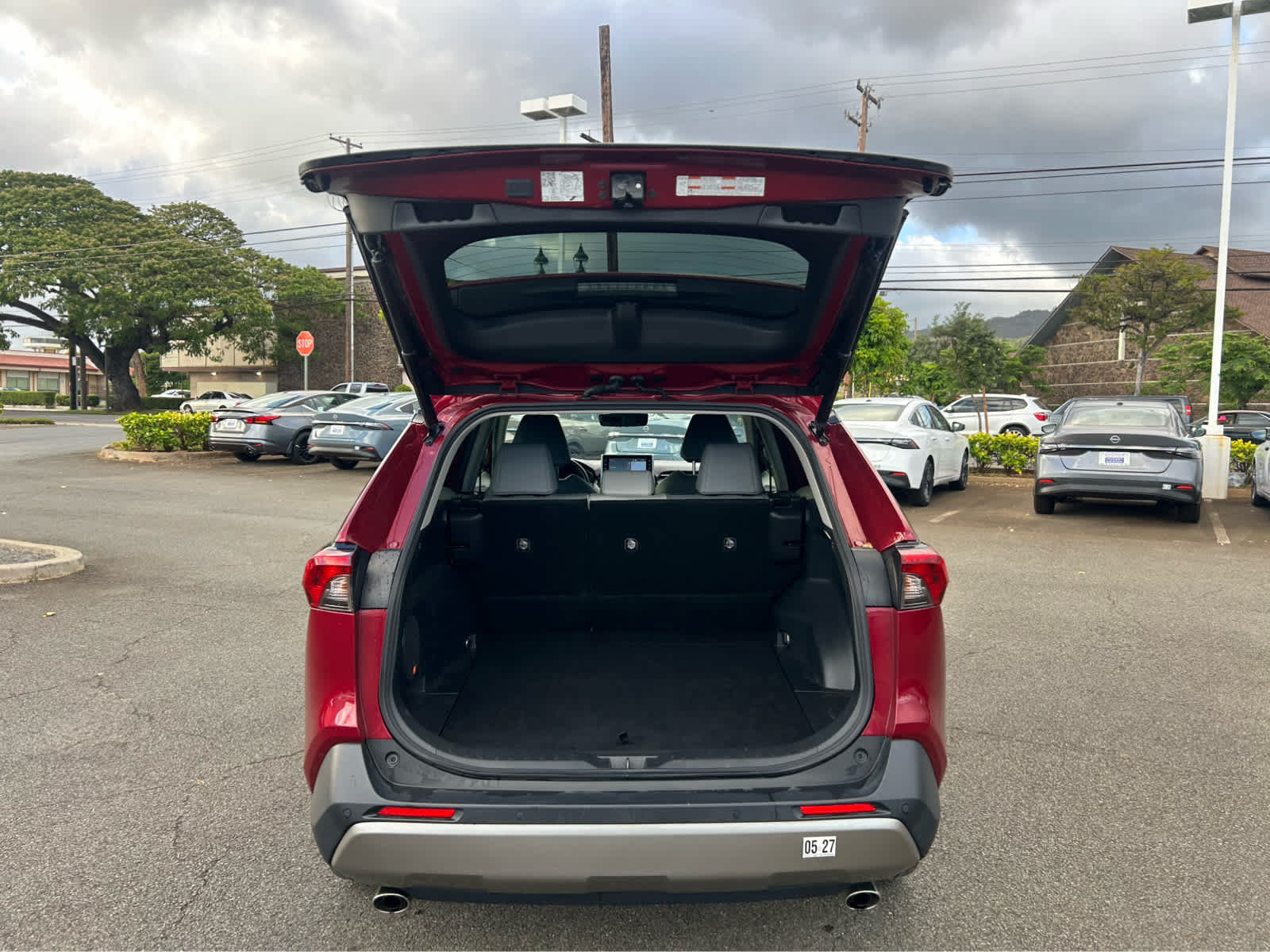 Used 2022 Toyota RAV4 Limited FWD image 11