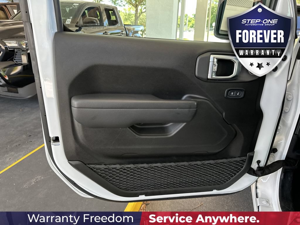 Used 2025 Jeep Wrangler Sport AWD/4WD image 11