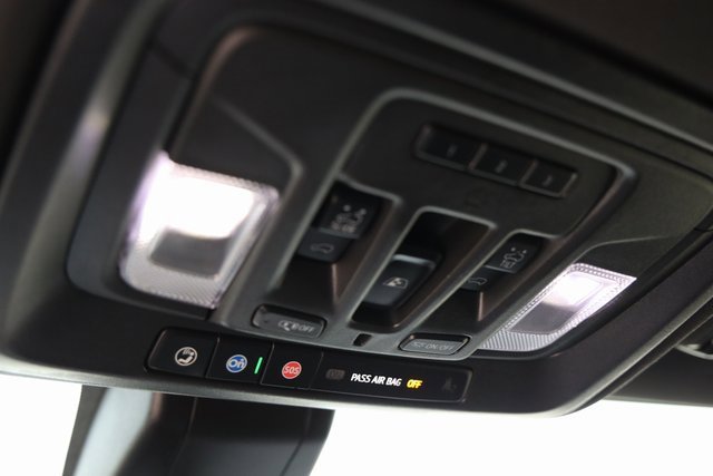 Used 2020 Chevrolet Silverado 1500 High Country w/ Technology Package image 28