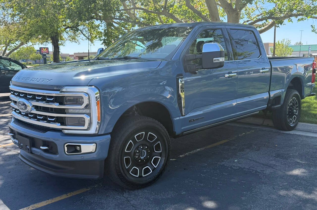 Used 2023 Ford F350 Platinum AWD/4WD image 5