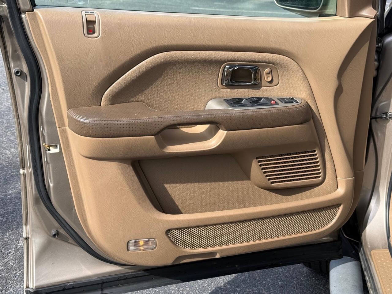 Used 2004 Honda Pilot EX image 8