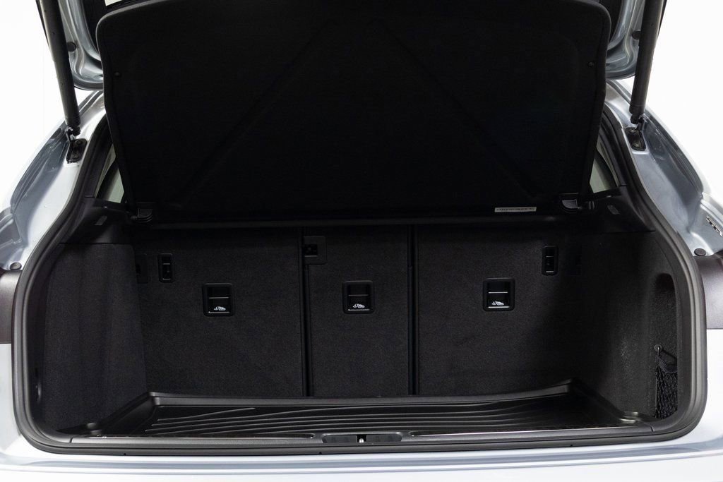 Certified 2025 Porsche Macan image 19