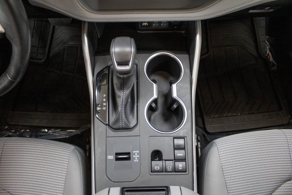 Used 2024 Toyota Highlander LE image 14