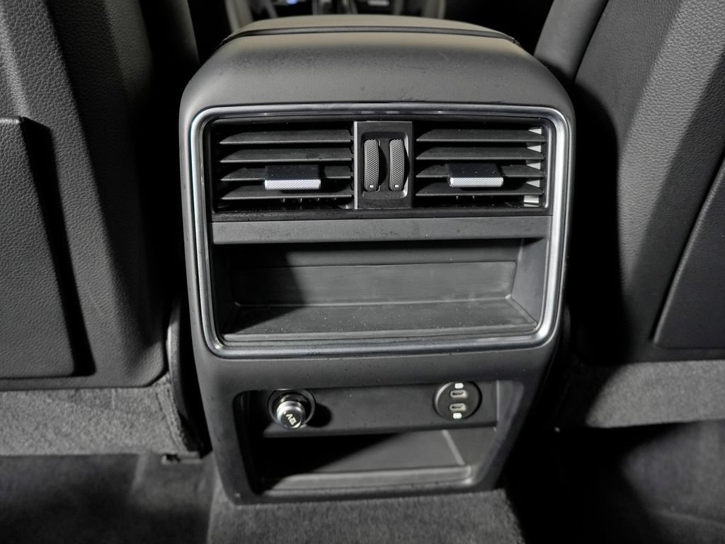 Certified 2023 Porsche Cayenne AWD/4WD image 41