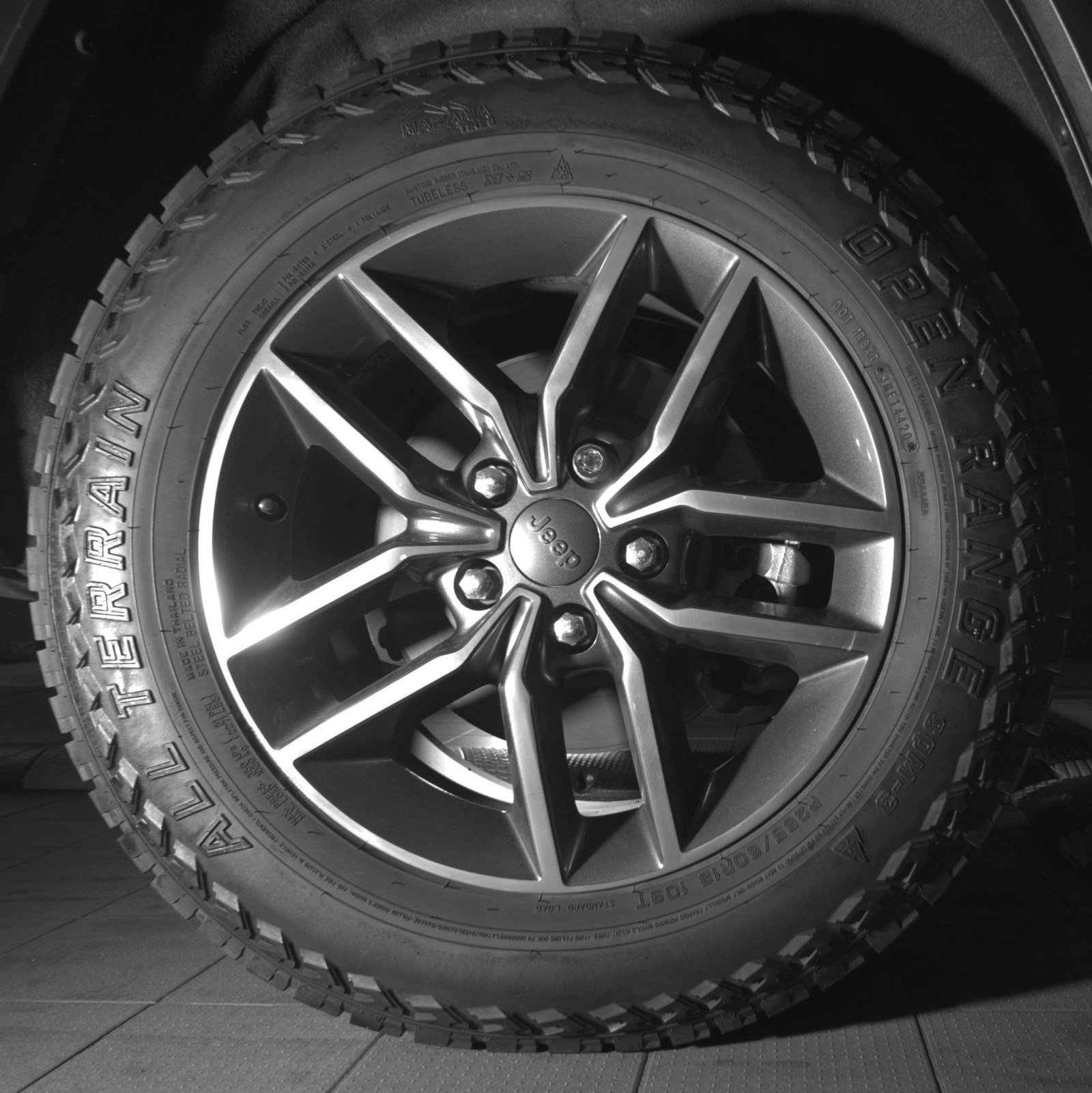 Used 2019 Jeep Grand Cherokee Limited w/ Luxury Group II AWD/4WD image 15
